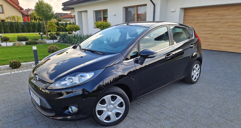 Ford Fiesta cena 20999 przebieg: 239000, rok produkcji 2012 z Wąchock małe 529